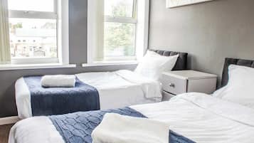 3 bedrooms, iron/ironing board, WiFi, bed sheets