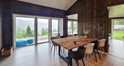 Schönes Zuhause in Hafslo mit WLAN