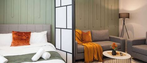 3 chambres, fer et planche à repasser, Wi-Fi, draps fournis