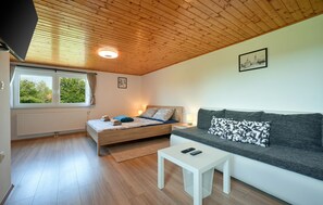 2 bedrooms, in-room safe