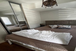 1 bedroom, iron/ironing board, free WiFi, bed sheets