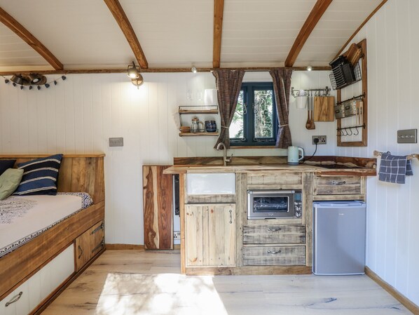Cottage | 1 bedroom, individually decorated, individually furnished, free WiFi