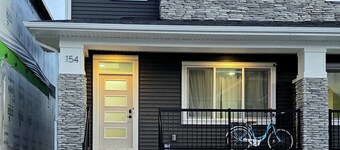 2-bedroom apartment in lovely quiet neighborhood in Calgary with WiFi