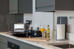 Fridge, microwave, oven, stovetop