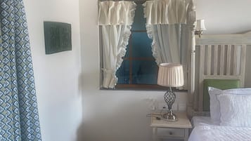 3 habitaciones, tabla de planchar con plancha, wifi y ropa de cama