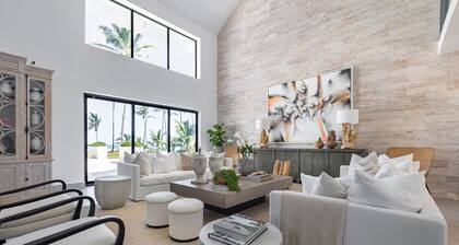 BEACH FRONT VILLA - for 12 guests 4 rooms. Fully equiped