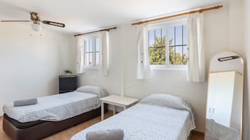 WiFi, bed sheets