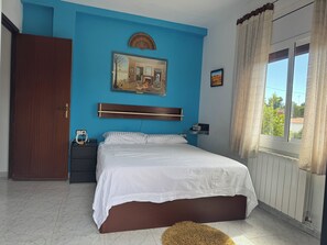 3 dormitorios, tabla de planchar con plancha, wifi y ropa de cama