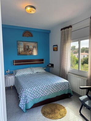 3 bedrooms, iron/ironing board, WiFi, bed sheets - Villa Maria Mercedes (OLESA DE BONESVALLS)