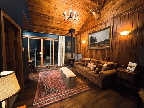 Charming Cabin on horse farm minutes from Letchworth State park
