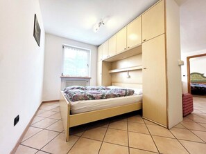 2 chambres, fer et planche à repasser, accès Internet