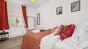 2 bedrooms, iron/ironing board, free WiFi, bed sheets