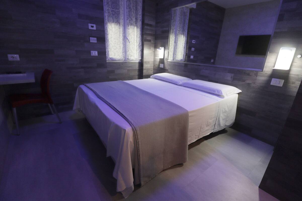 Standard Double Room | Desk, laptop workspace, free WiFi