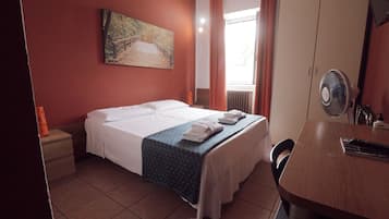 Double or Twin Room | Desk, laptop workspace, free WiFi