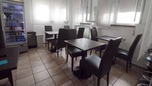 Tägliches inbegriffenes Frühstücksbuffet
