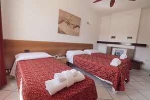 三人房, 非吸煙房 | 書桌、手提電腦工作空間、免費 Wi-Fi