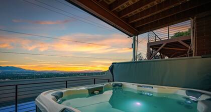 NEW! All-New Luxe Stay Views, Sauna & Hot Tub