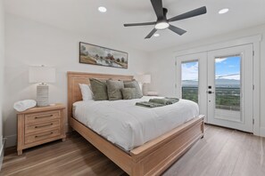 7 bedrooms, travel cot, WiFi, bed sheets