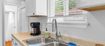 NEW! Beautiful retreat Home Near Auburn Hills/Waterford