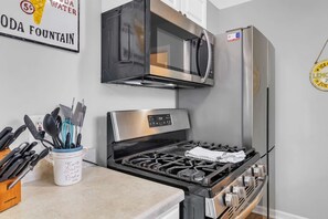 Fridge, microwave, oven, coffee/tea maker