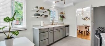 NEW! Grosse Pointe/Detroit 3BR | Sleeps 8 | Yard