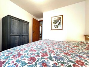 2 Schlafzimmer, Bügeleisen/Bügelbrett, Internetzugang