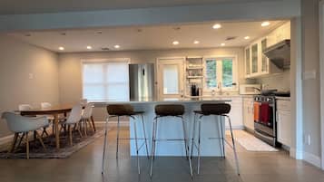 Microwave, stovetop, dishwasher