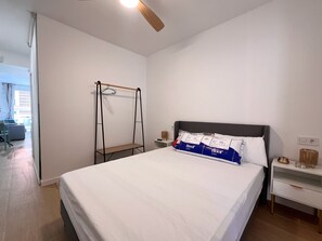 Free WiFi, bed sheets