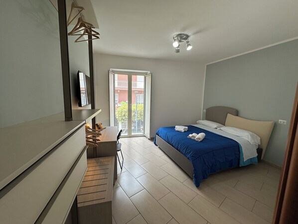 2 chambres, fer et planche à repasser, Wi-Fi, draps fournis