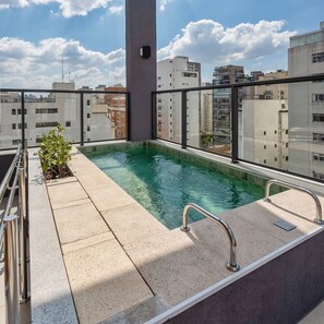 Outdoor pool - Pivô Match Jardins (São Paulo)