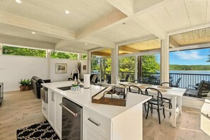 Interior - Lakeview Cottage Summ (Parry Sound District)