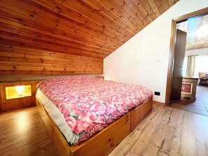 1 habitación, tabla de planchar con plancha y internet