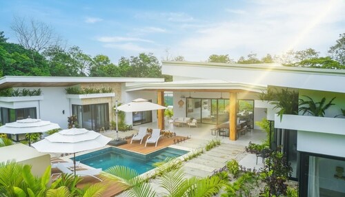 Villa Amara NEW Pool 4-16 guests 6 bed&bath