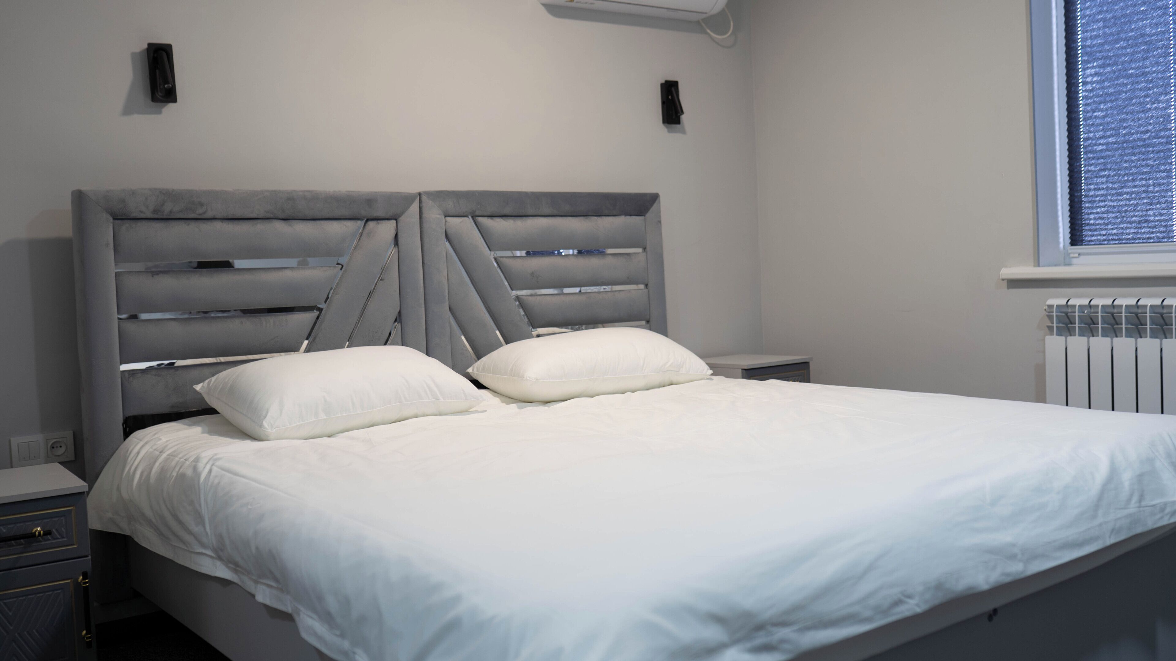 Standard-Doppelzimmer, Stadtblick | Allergikerbettwaren, Zimmersafe, Schreibtisch