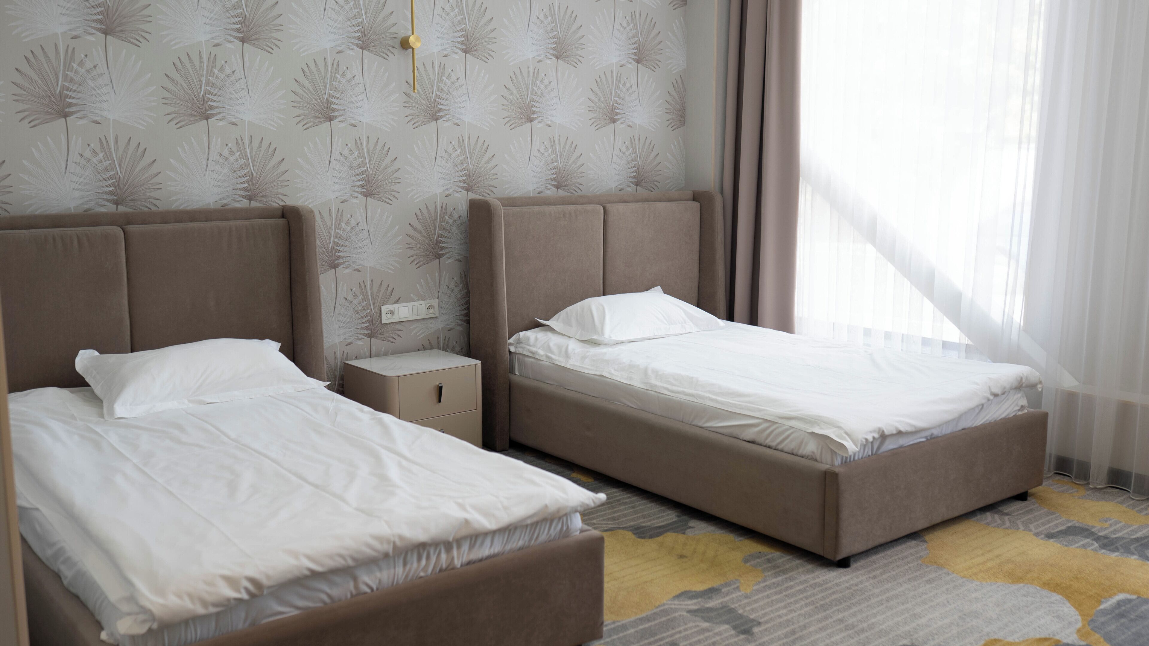 Comfort Twin Room, City View | Hypo-allergenic bedding, in-room safe, desk, laptop workspace