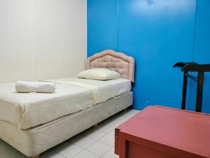 Single Room | Free WiFi, bed sheets