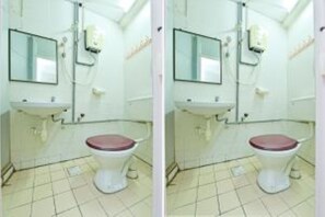 Doccia, asciugacapelli, asciugamani, sapone