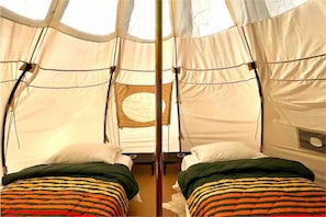 Desk, WiFi, bed sheets