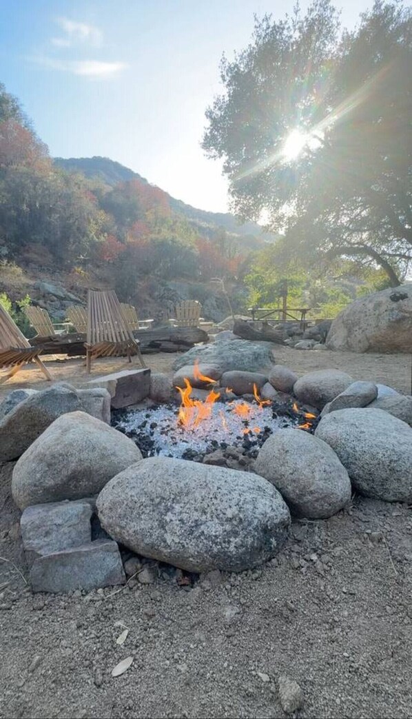 Property grounds - Paradise Ranch Inn - Abundance Tent (Three Rivers)