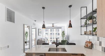 Upscale Urban Escape w/Kitchen | Near Famous Landmarks & Museums | Pet Friendly
