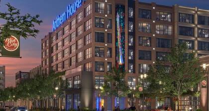 Upscale Urban Escape w/Kitchen | Near Famous Landmarks & Museums | Pet Friendly