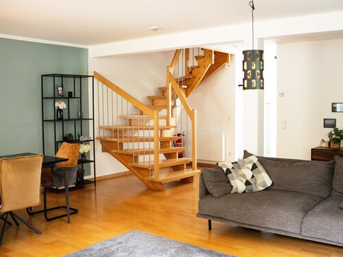 Stylish vacation home in Herrsching with garden & fireplace. Dogs welcome.