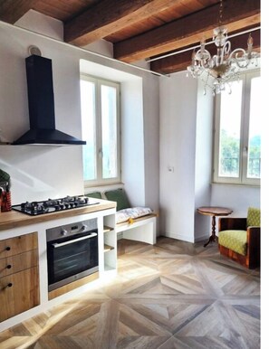 Frigorífic, forn, placa de cuina i rentaplats