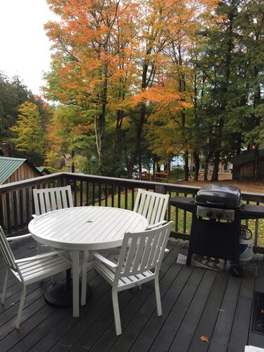 Charming 4-bedroom cottage in Star Lake with WiFi