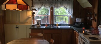 Charming 4-bedroom cottage in Star Lake with WiFi