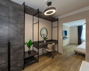Deluxe Quadruple Room | Premium bedding, down duvets, in-room safe, desk - Çorlu Temel Hotel (Çorlu)
