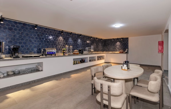 Breakfast area