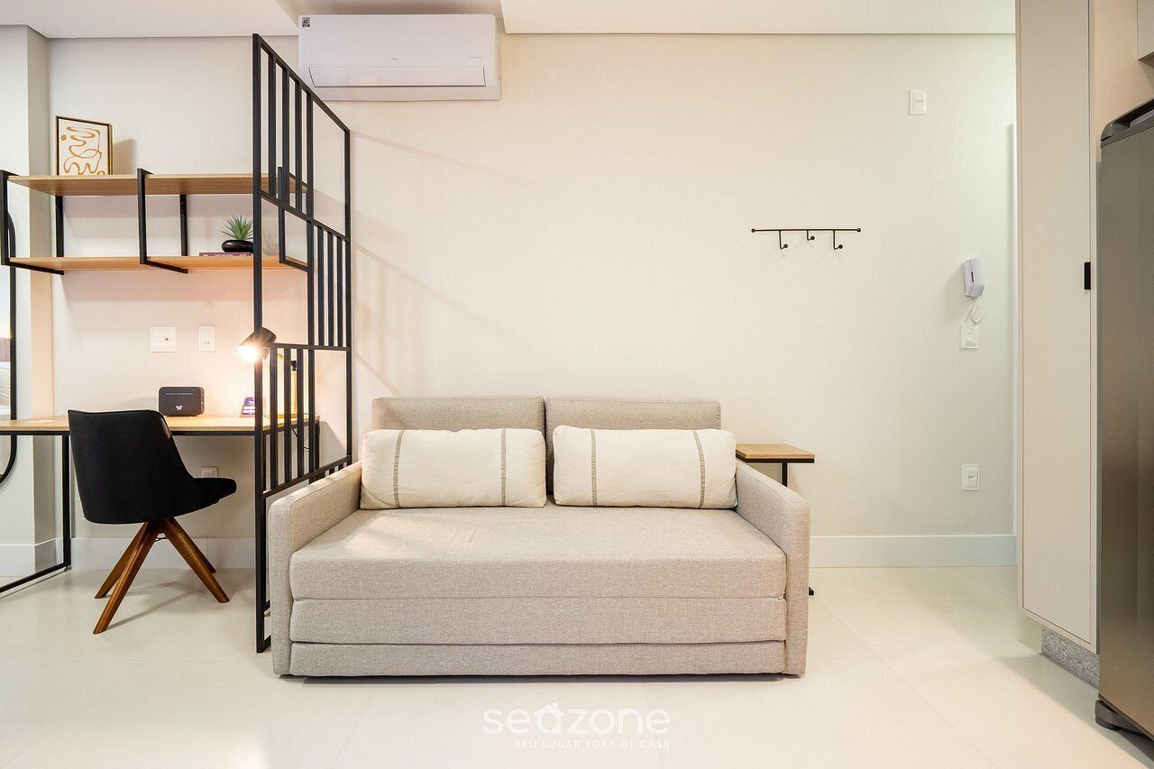 Basic Studio | Living area | TV