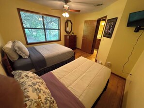 3 chambres, fer et planche à repasser, Wi-Fi gratuit, draps fournis