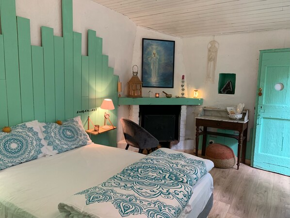 1 bedroom, desk, free WiFi, bed sheets